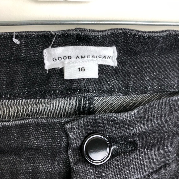 GOOD AMERICAN Good Legs Raw Hem Black Jeans - Picture 3 of 10